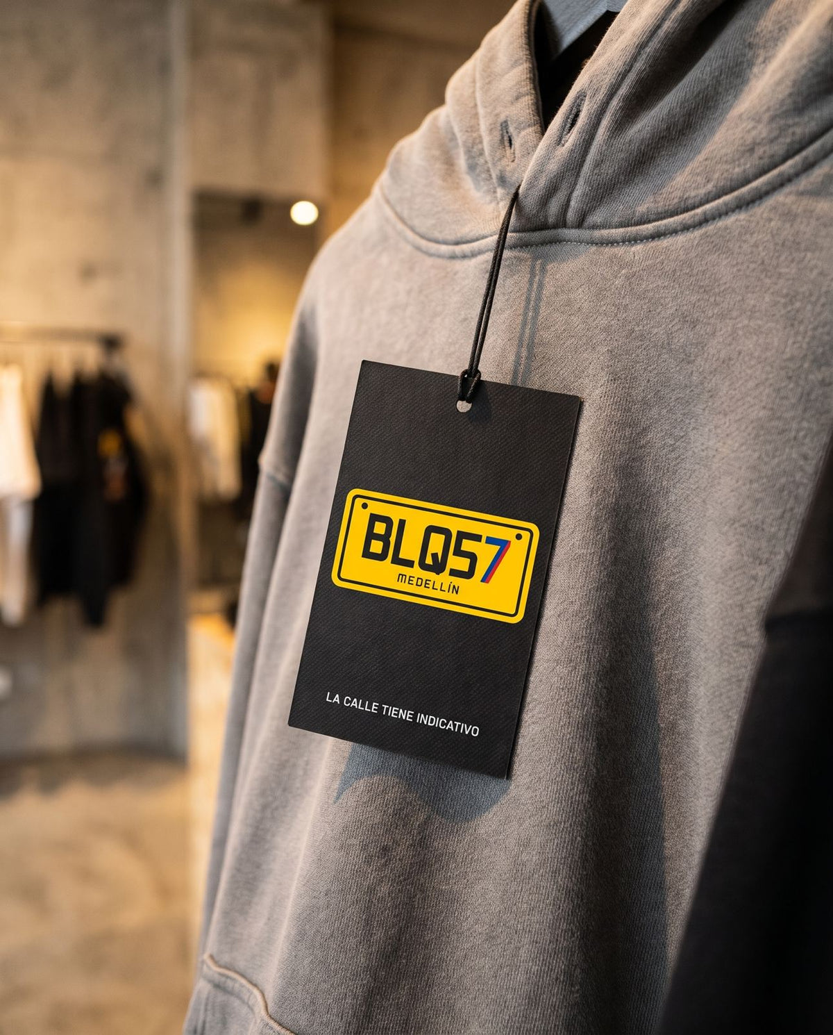 Buzo BLQ57 · Cemento